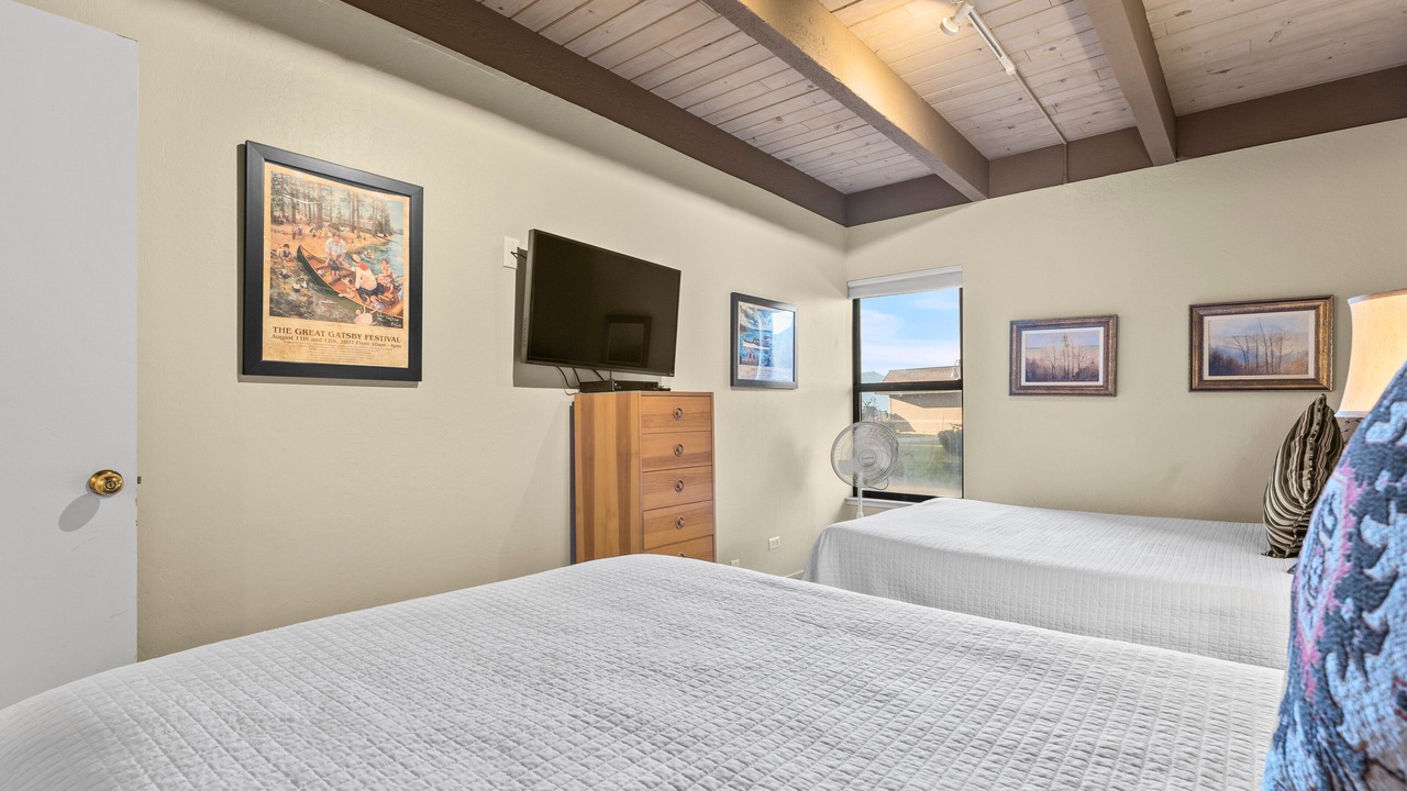 Photo of Bedroom in Tahoe Meadows