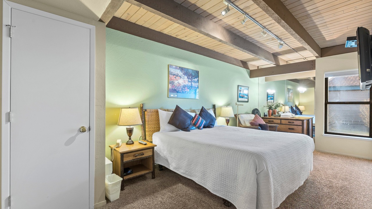 Photo of Bedroom in Tahoe Meadows