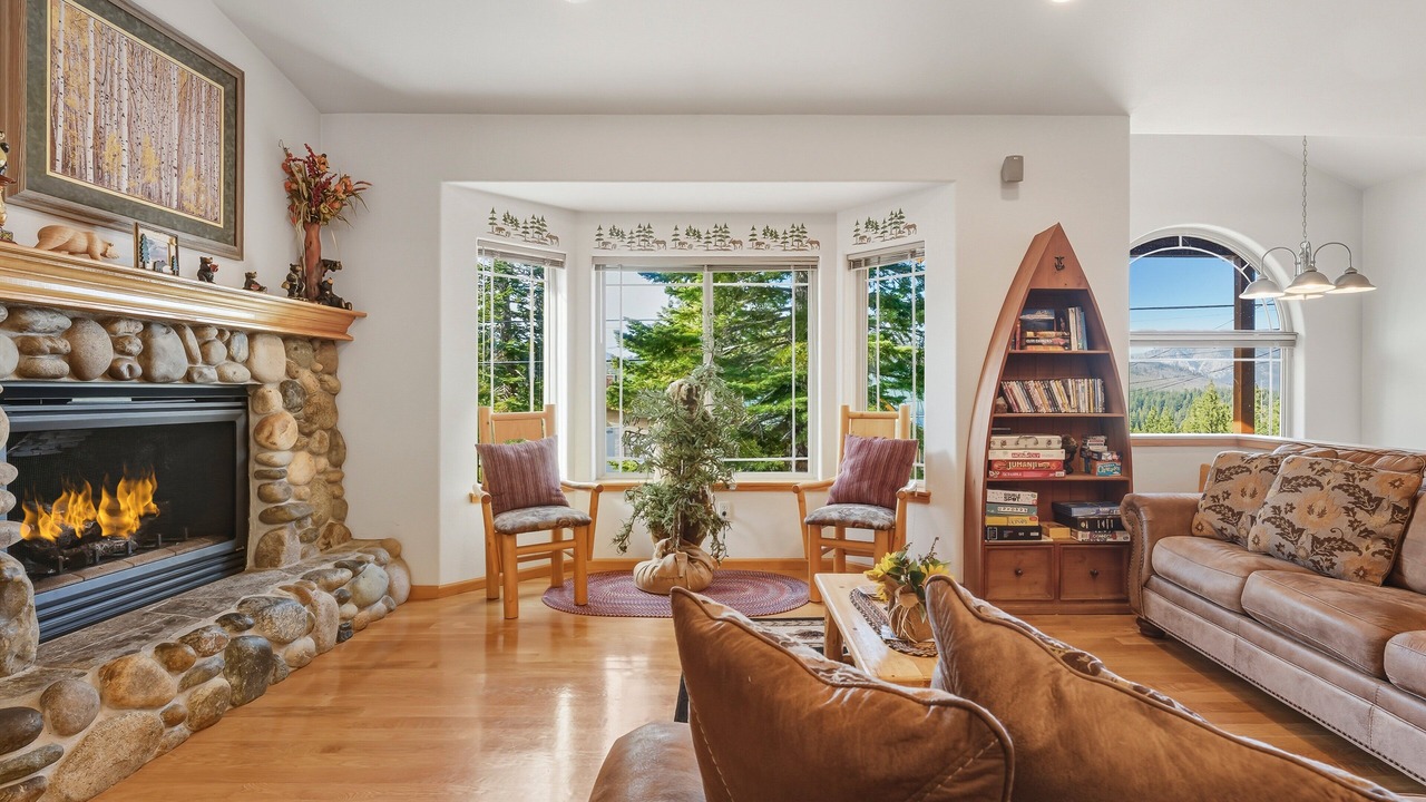 Photo of Livingroom in Pioneer Trail