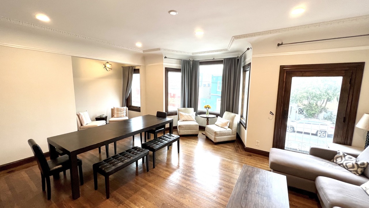 Photo of Livingroom in Laurel Heights