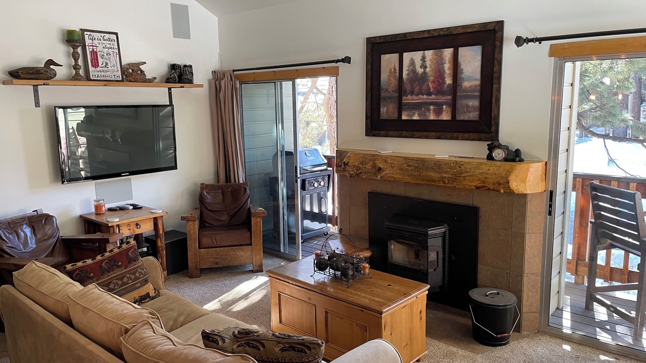 Photo of Livingroom in Mammoth Lakes