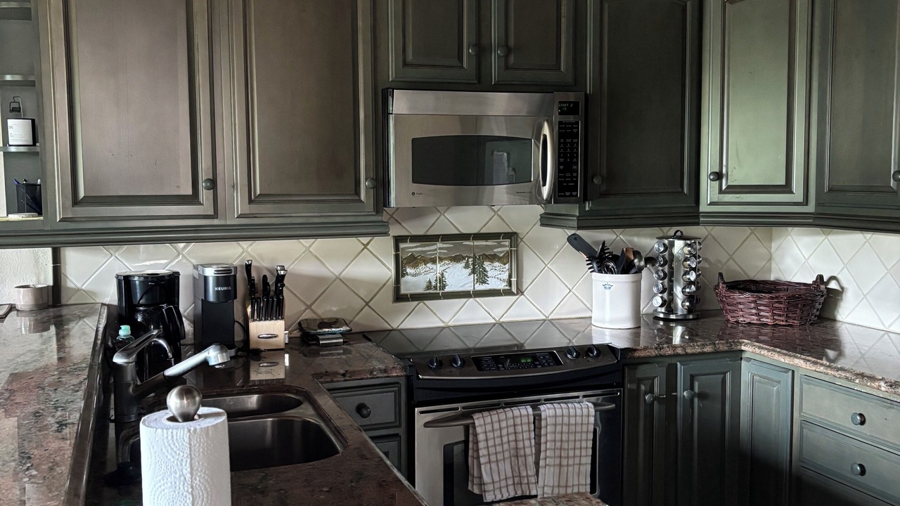 Photo of Kitchen in Mammoth Lakes