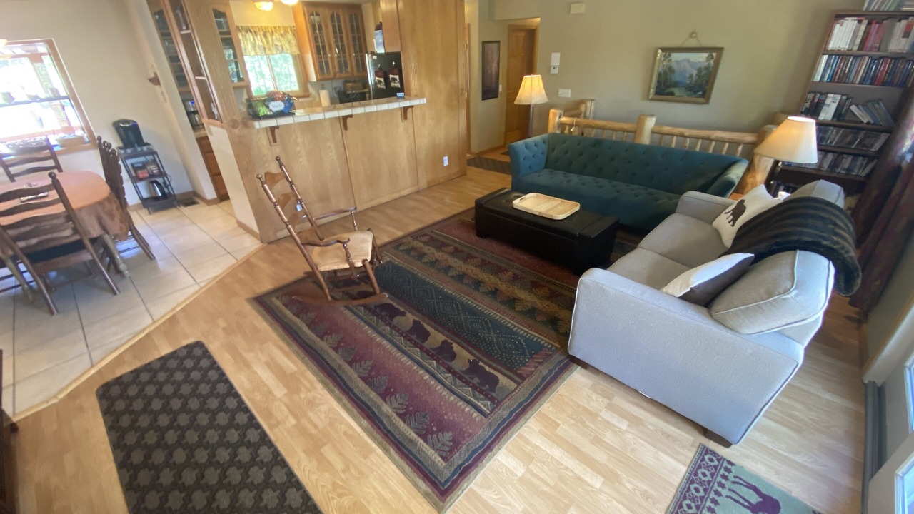 Photo of Livingroom in Pioneer Trail