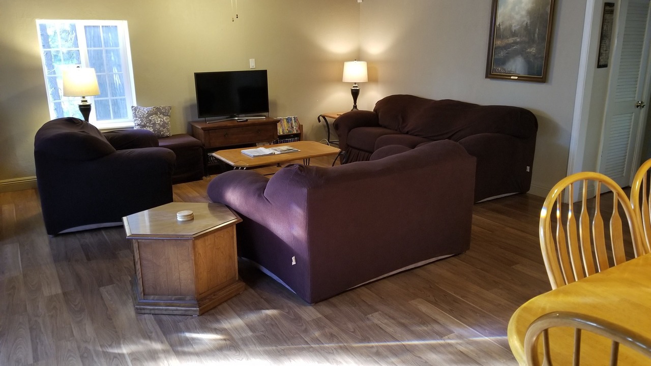 Photo of Livingroom in Cold Springs