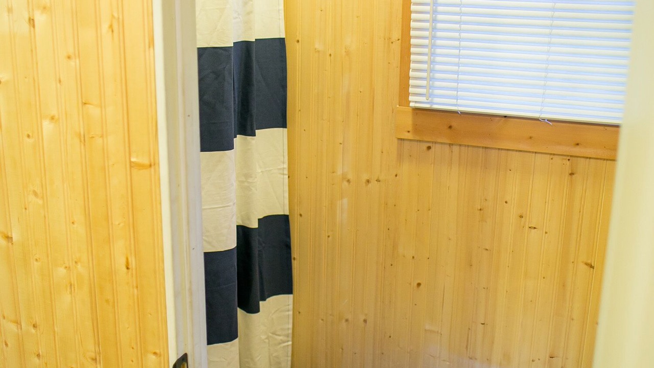 Photo of Bathroom in Long Barn