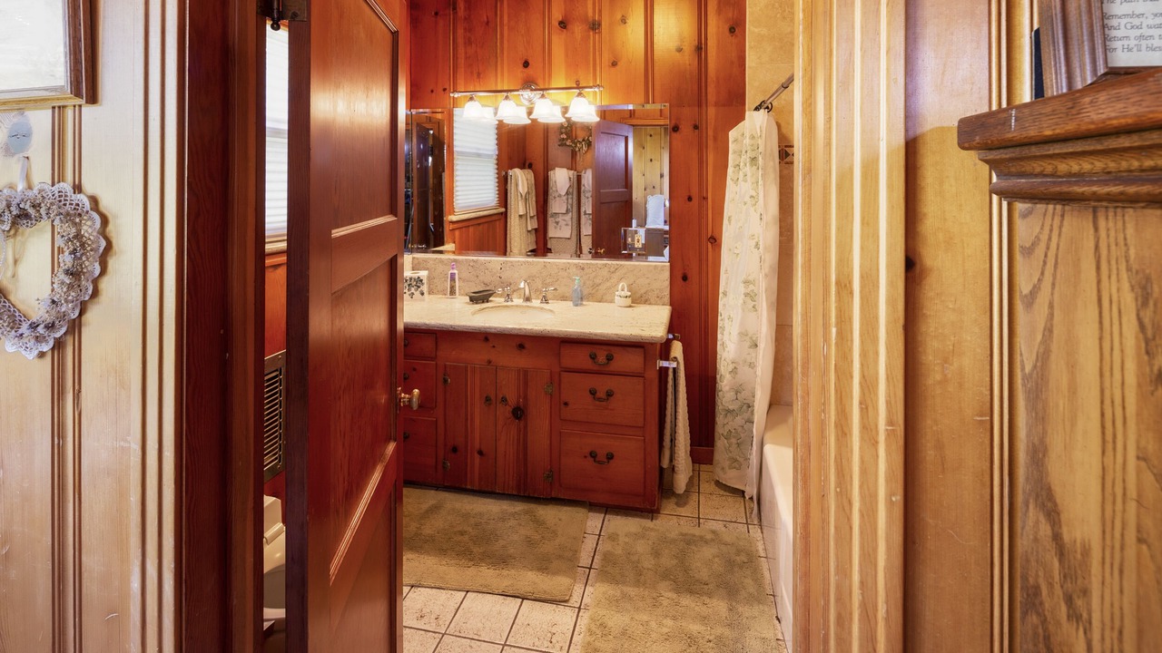 Photo of Bathroom in Salinas