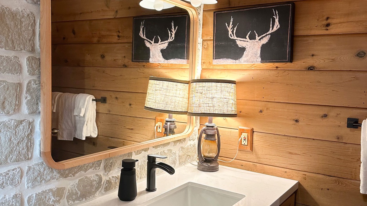 Photo of Bathroom in Fish Camp