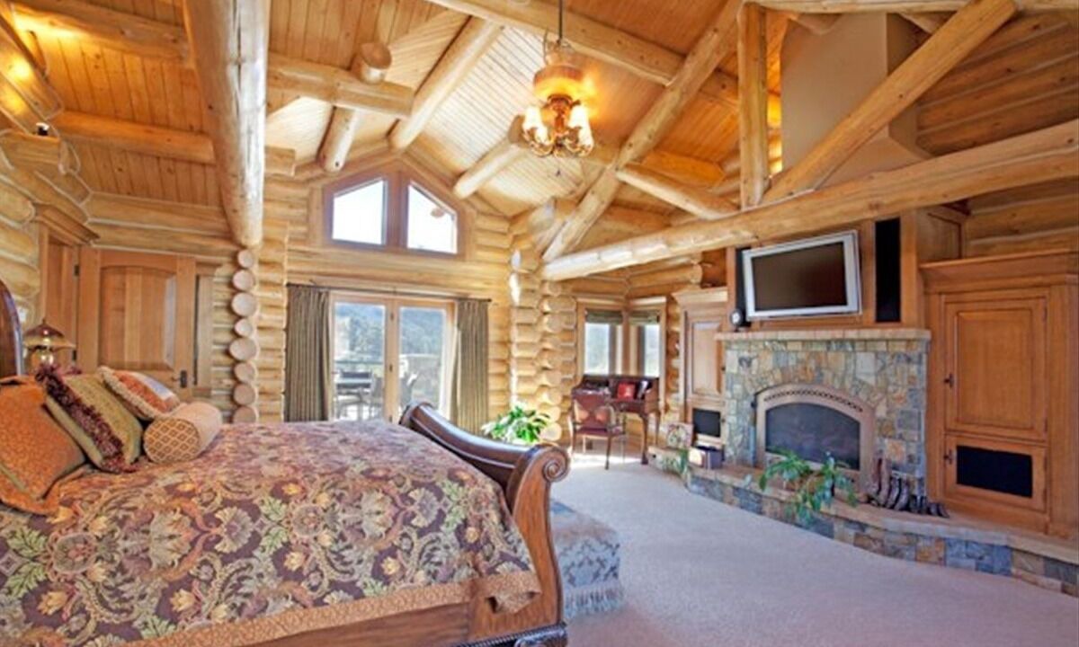 Photo of Bedroom in June Lake
