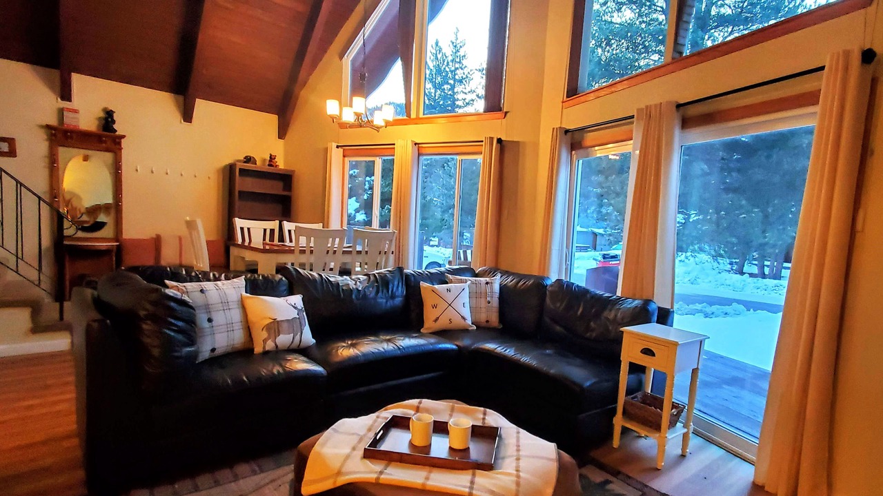 Photo of Livingroom in Pioneer Village