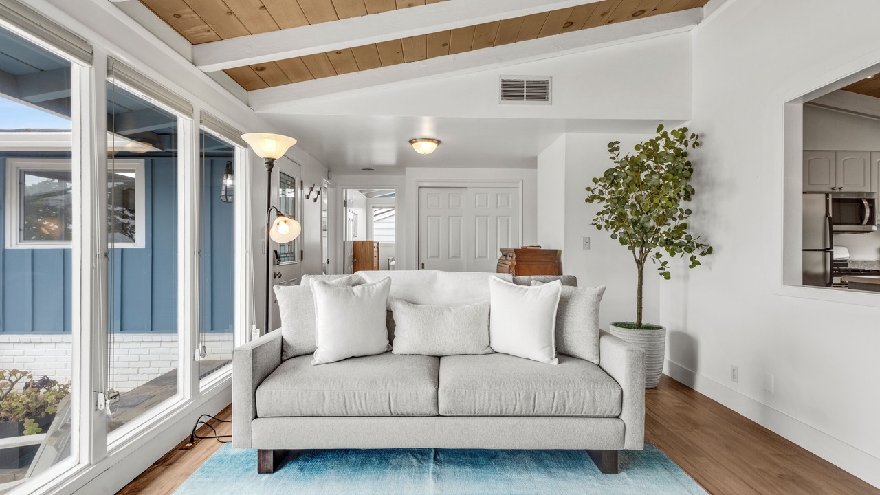 Photo of Livingroom in Pacific Grove