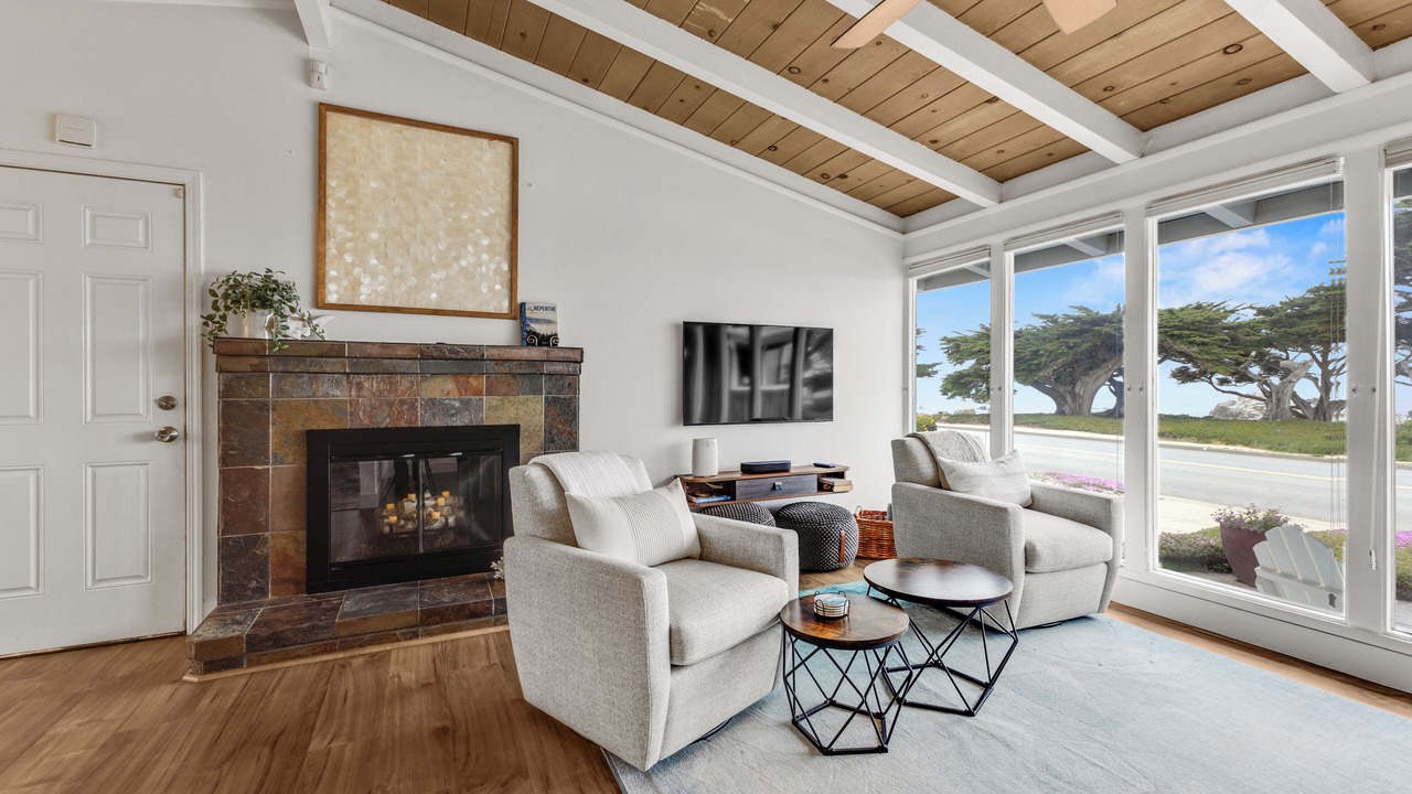 Photo of Livingroom in Pacific Grove