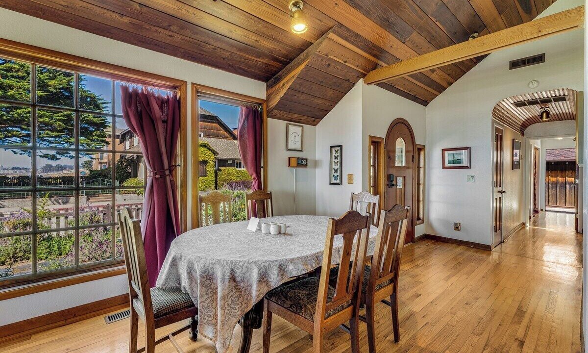 Photo of Livingroom in Seabright