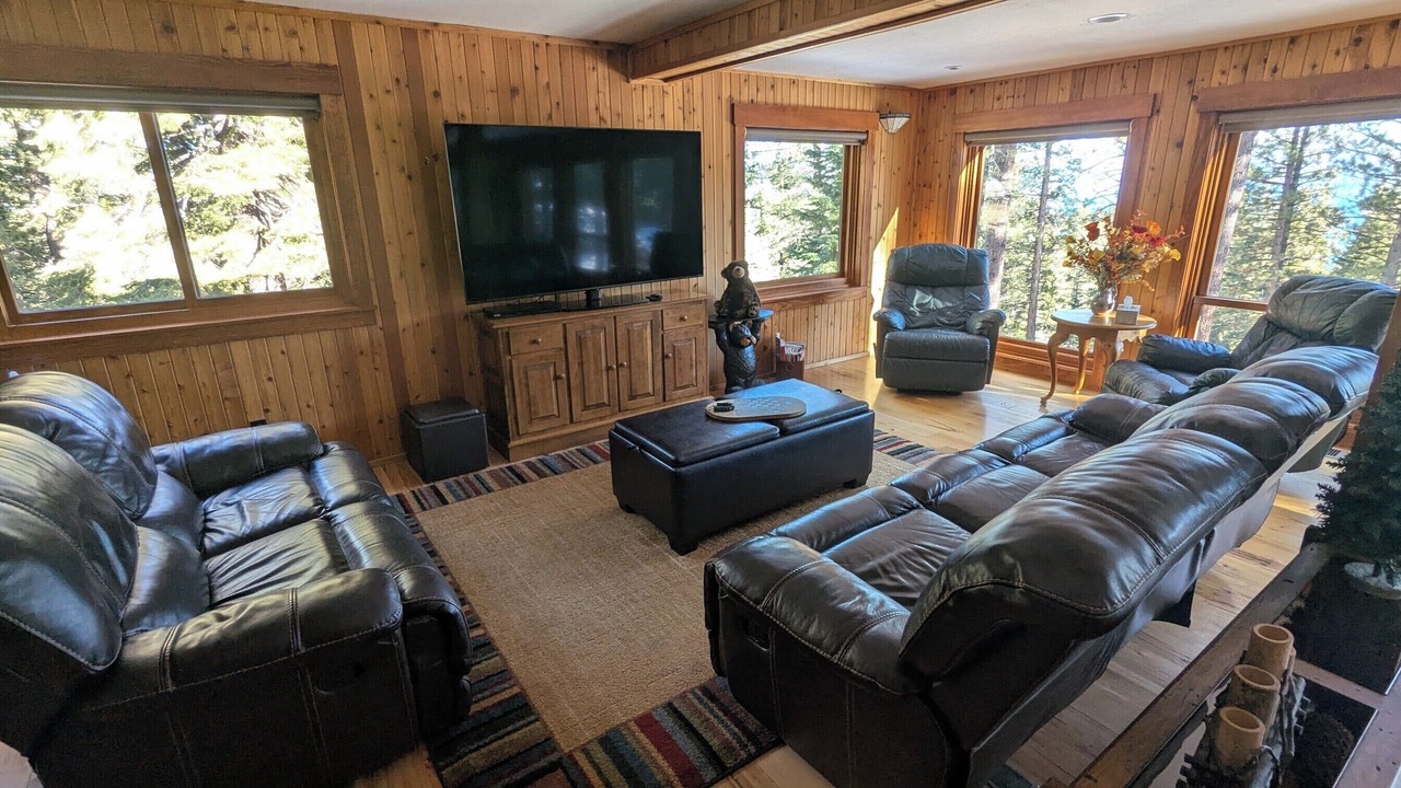 Photo of Livingroom in Tahoma