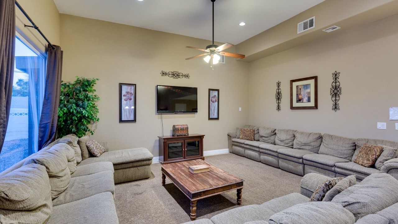 Photo of Livingroom in Royal Crest Rancheros