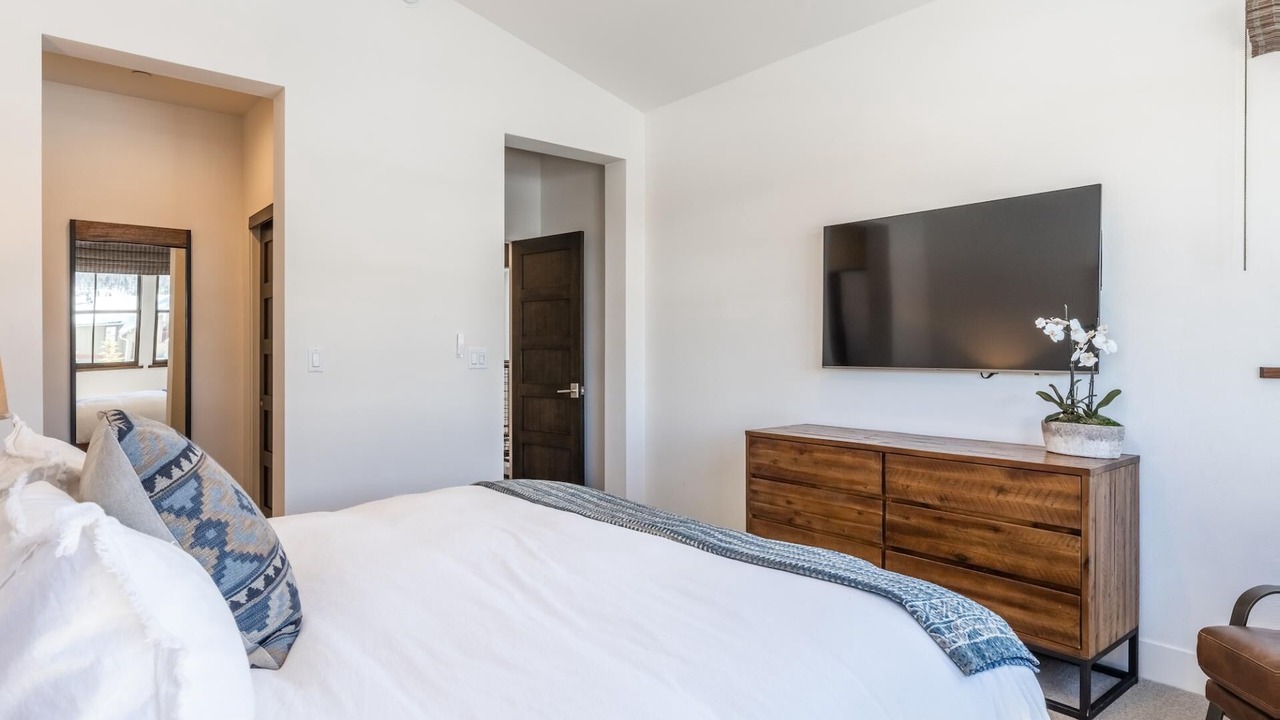 Photo of Bedroom in Mammoth Lakes