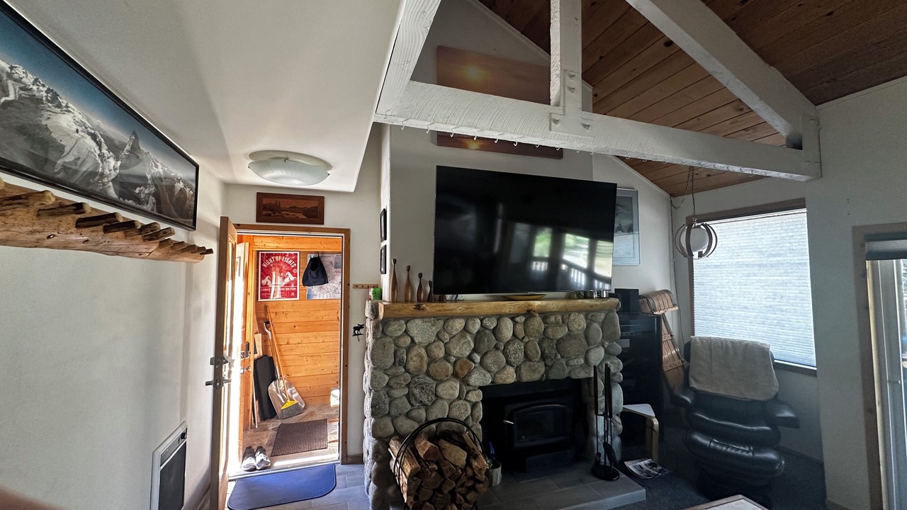 Photo of Livingroom in Majestic Pines