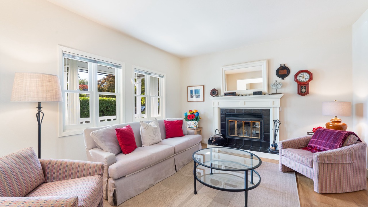 Photo of Livingroom in St. Helena