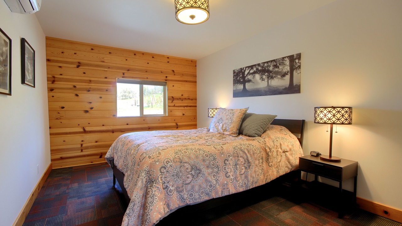 Photo of Bedroom in Catheys Valley