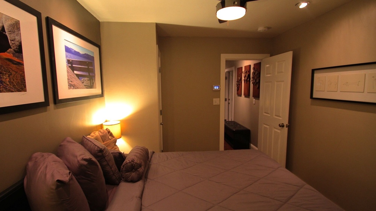 Photo of Bedroom in Lakeside Park