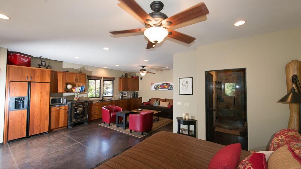 Photo of Livingroom in Three Rivers