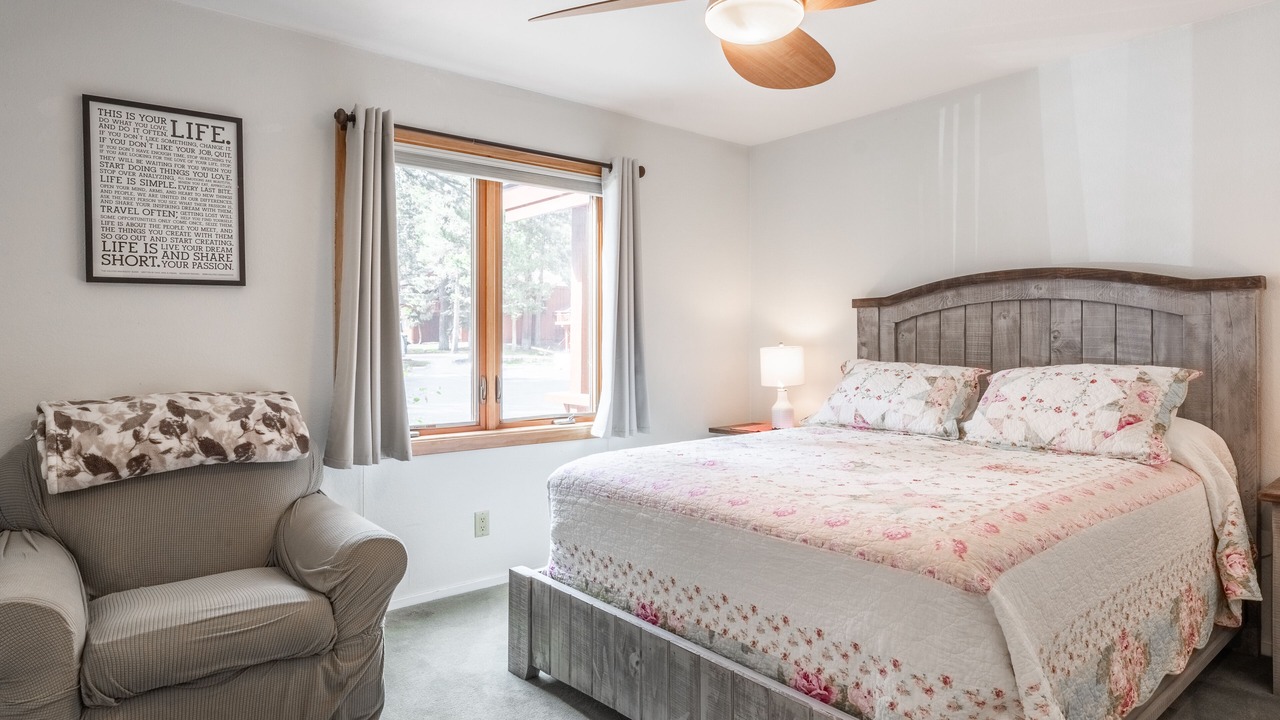 Photo of Bedroom in Mammoth Lakes