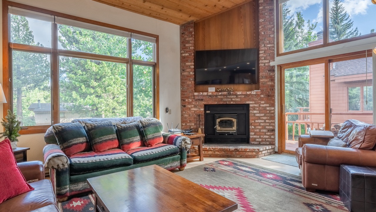Photo of Livingroom in Mammoth Lakes