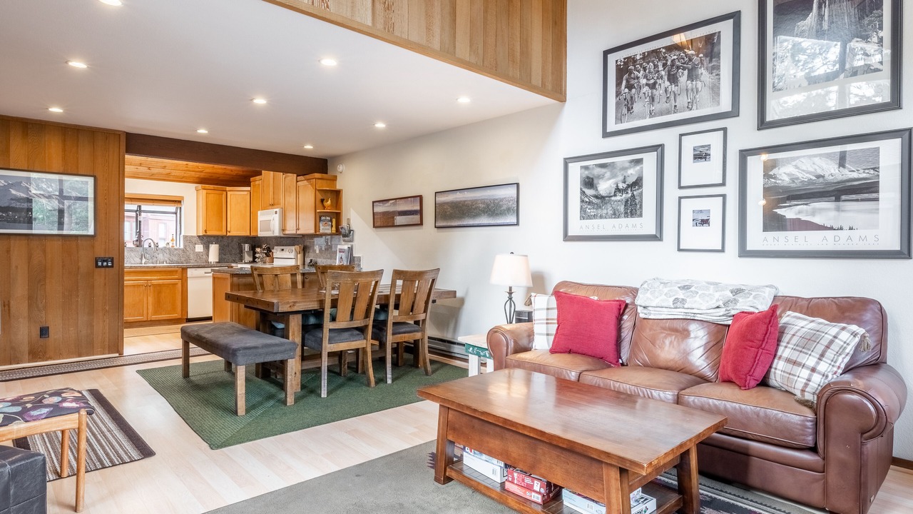Photo of Livingroom in Mammoth Lakes