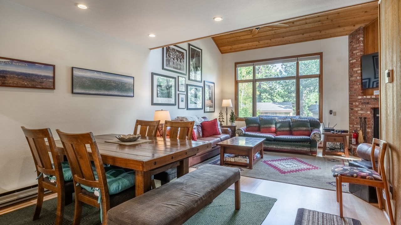 Photo of Livingroom in Mammoth Lakes