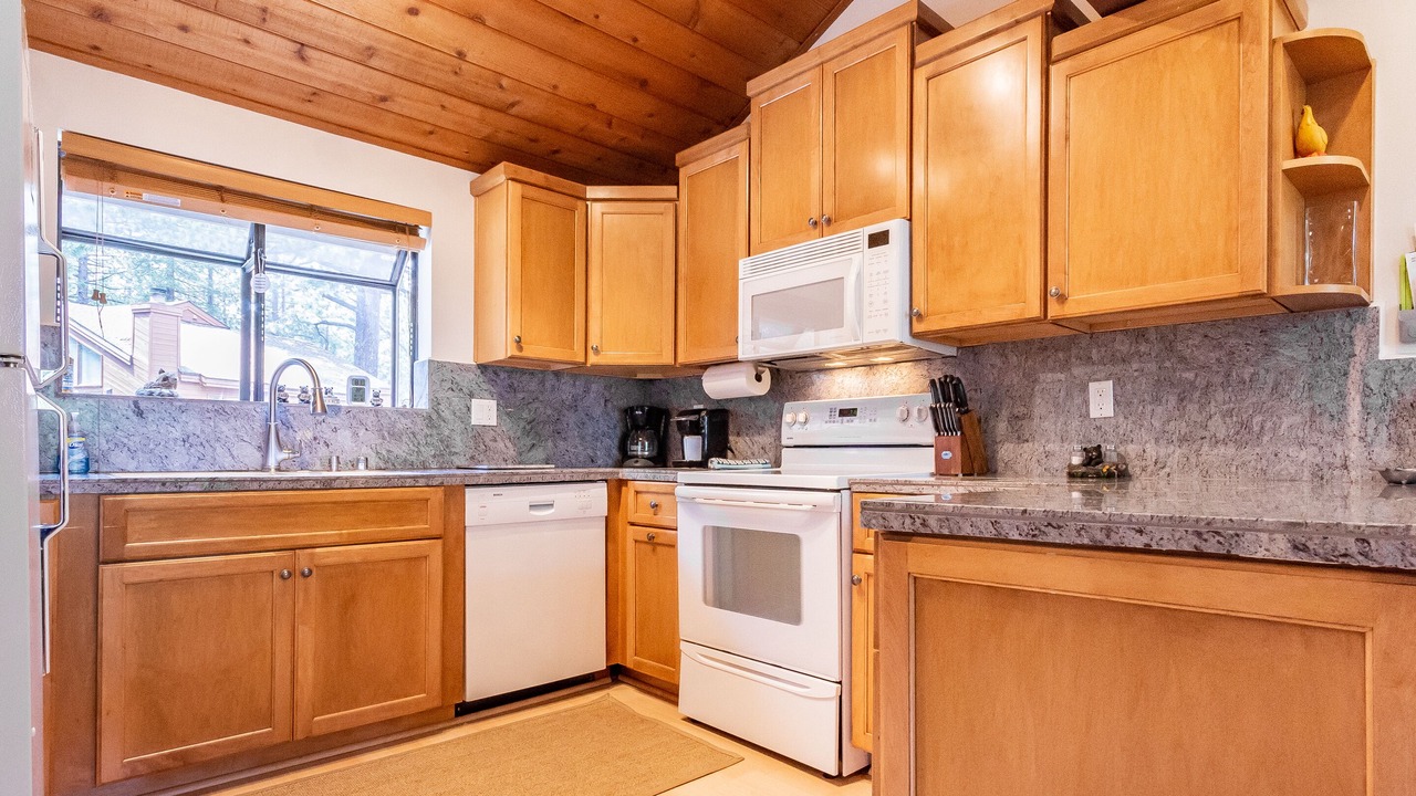 Photo of Kitchen in Mammoth Lakes