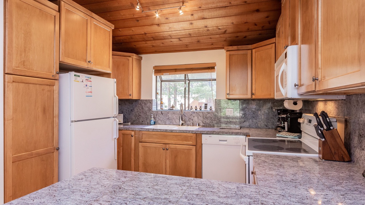 Photo of Kitchen in Mammoth Lakes