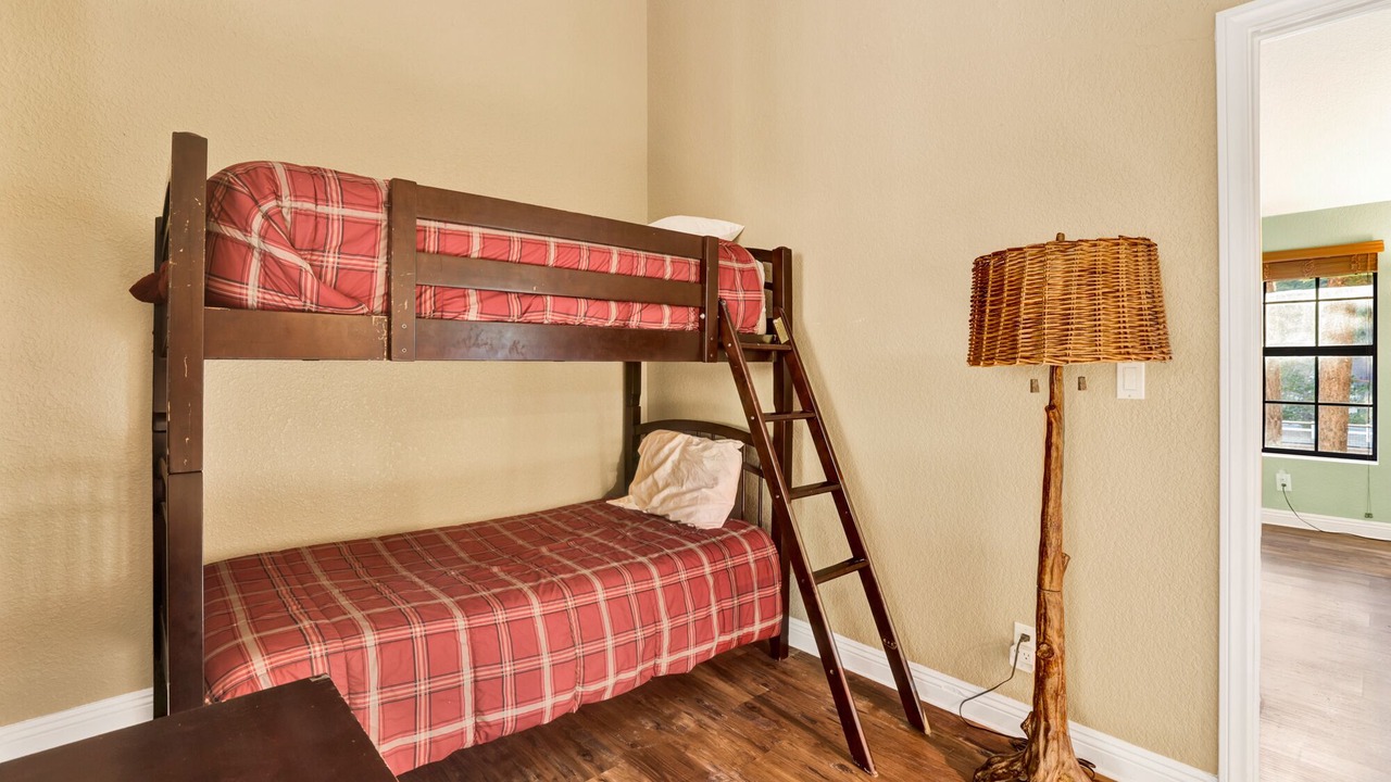 Photo of Bedroom in Fawnskin