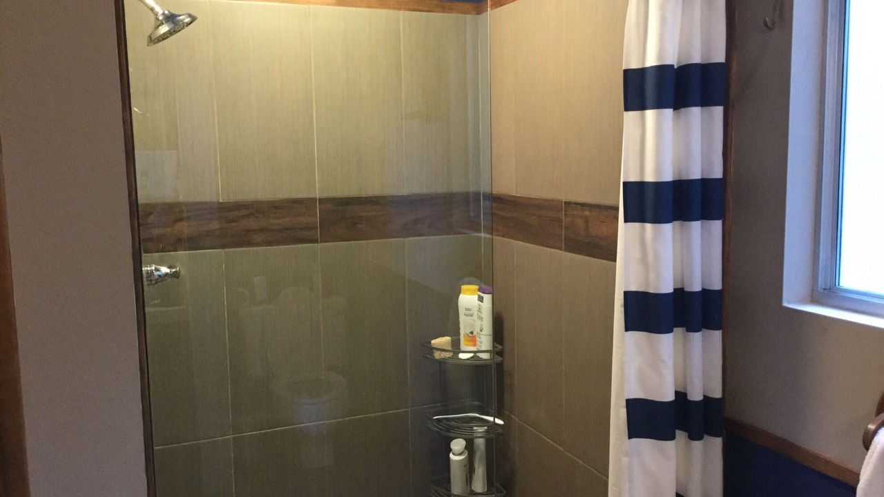Photo of Bathroom in Arrowhead Villas