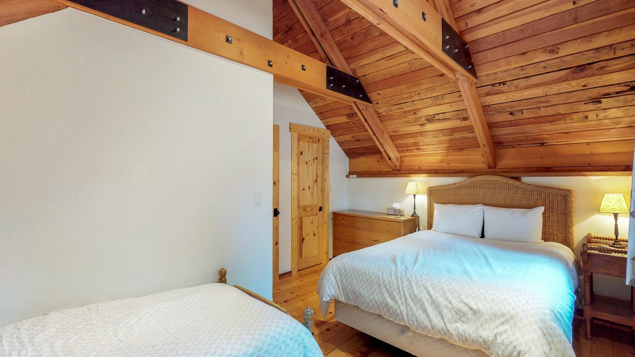 Photo of Bedroom in Tahoma