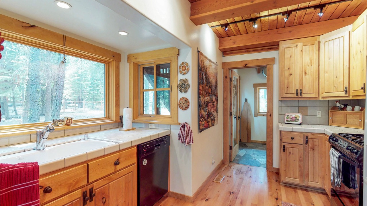 Photo of Kitchen in Tahoma