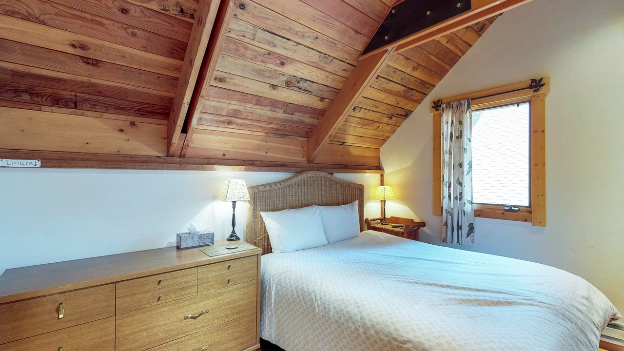 Photo of Bedroom in Tahoma