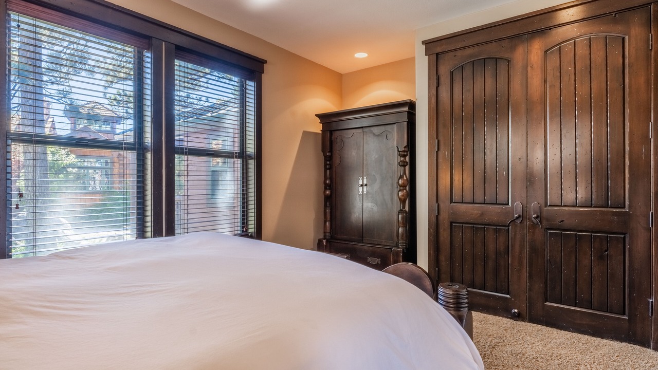 Photo of Bedroom in Mammoth Lakes