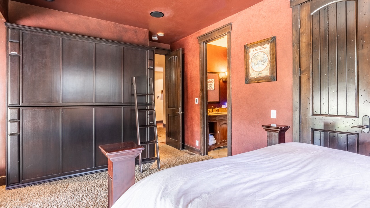 Photo of Bedroom in Mammoth Lakes