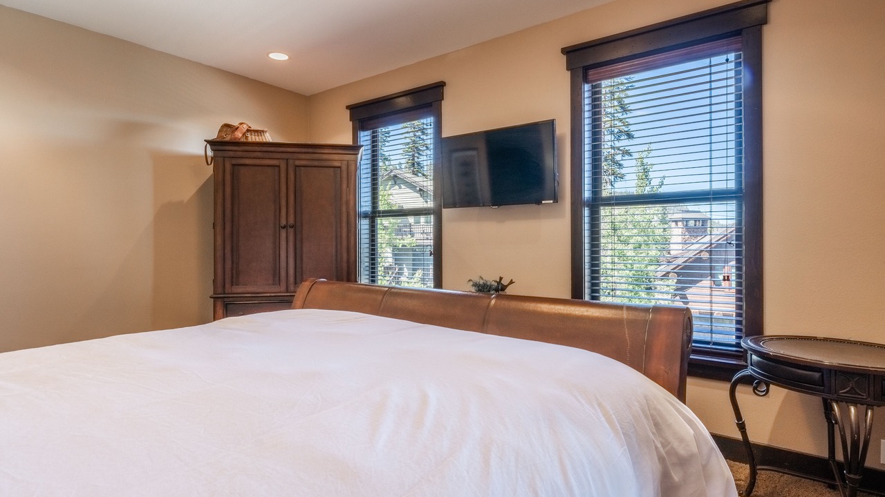 Photo of Bedroom in Mammoth Lakes