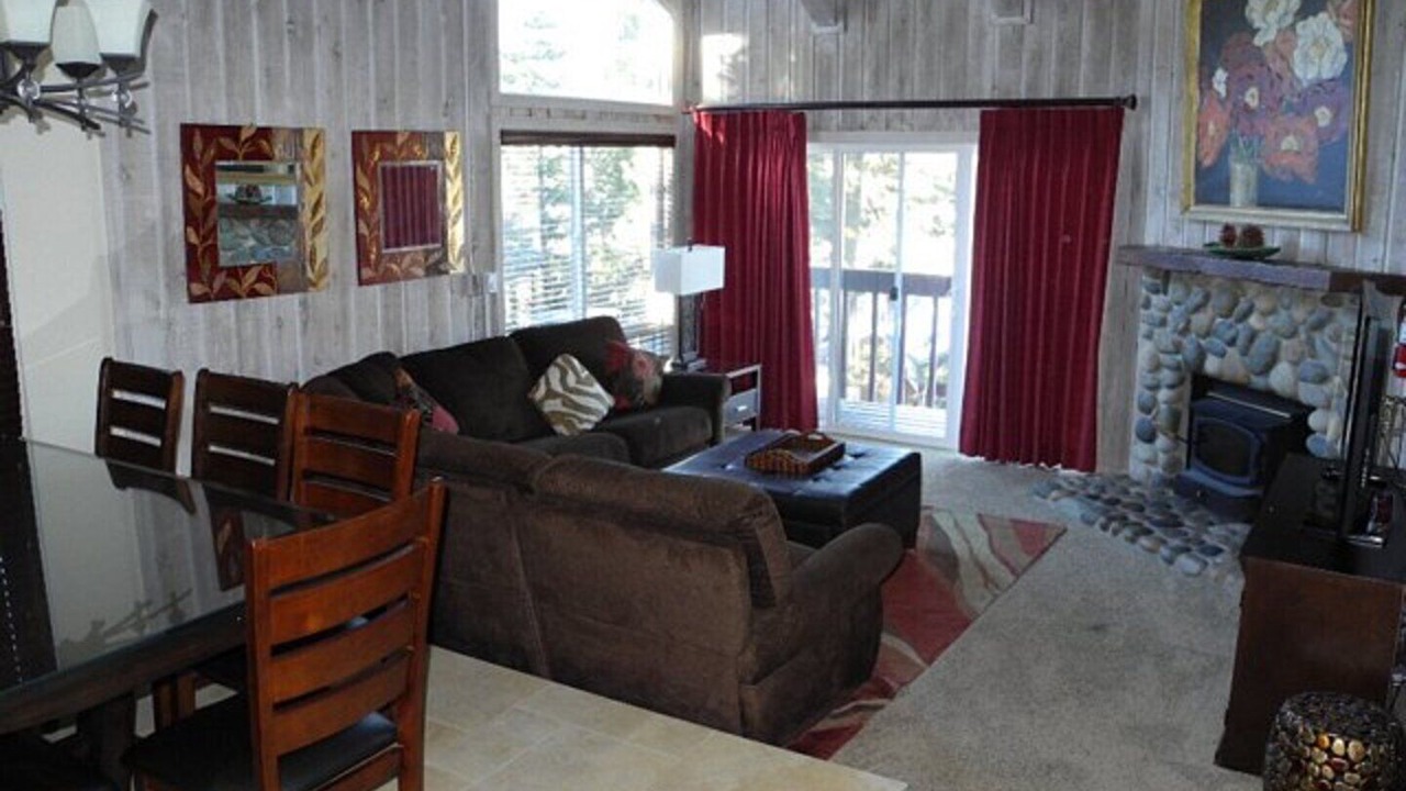 Photo of Livingroom in Mammoth Lakes