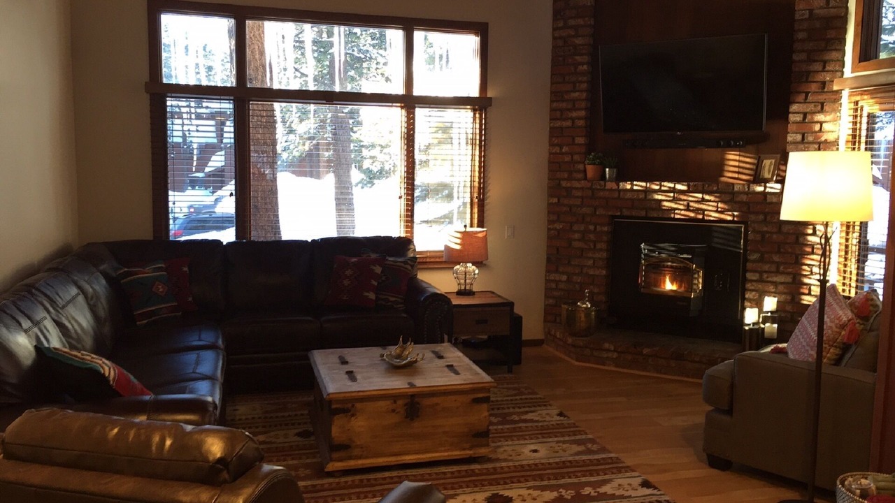 Photo of Livingroom in Mammoth Lakes