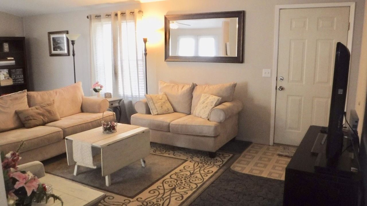 Photo of Livingroom in Coulterville
