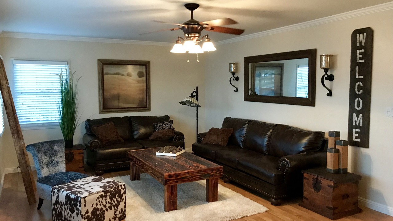 Photo of Livingroom in Tulare