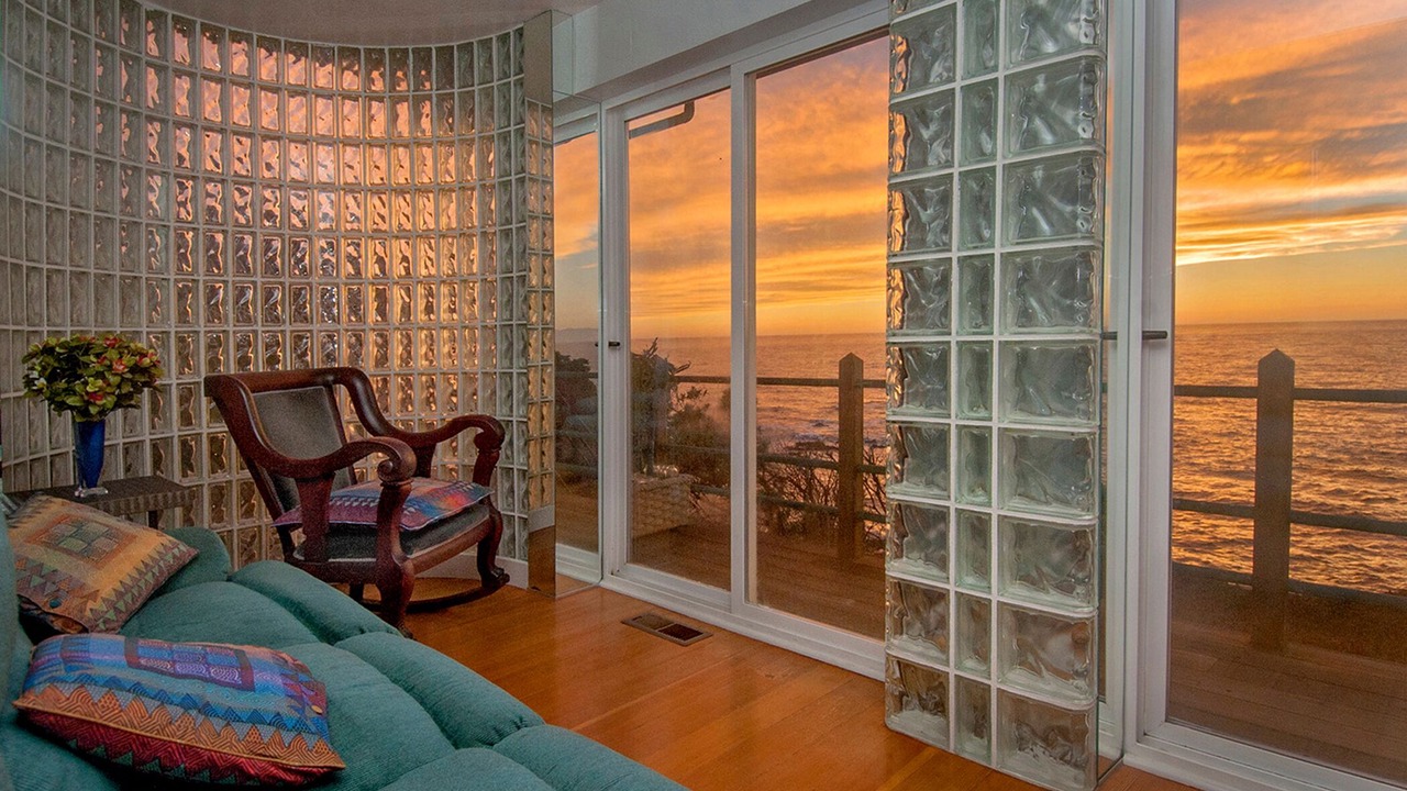 Photo of Livingroom in Montara