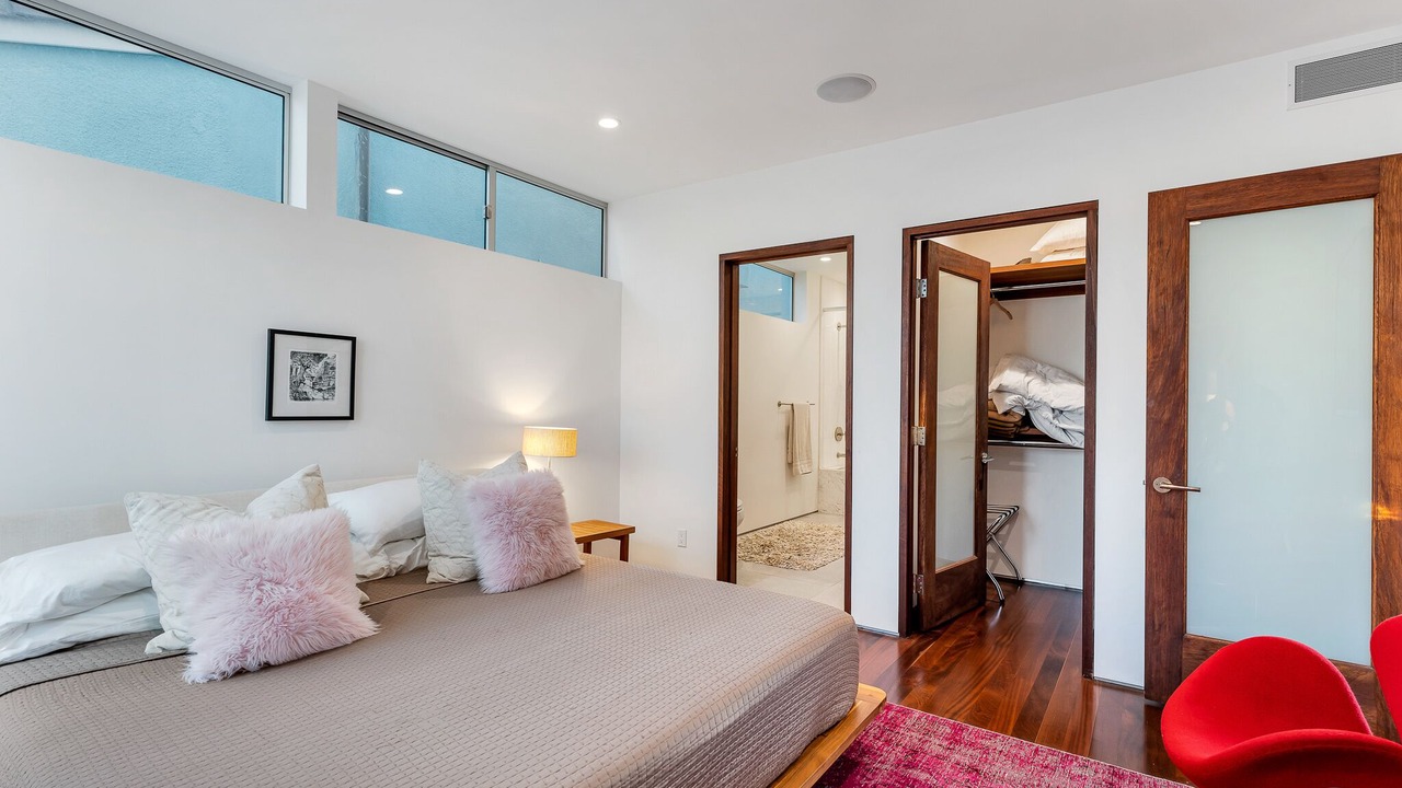 Photo of Bedroom in Silver Strand