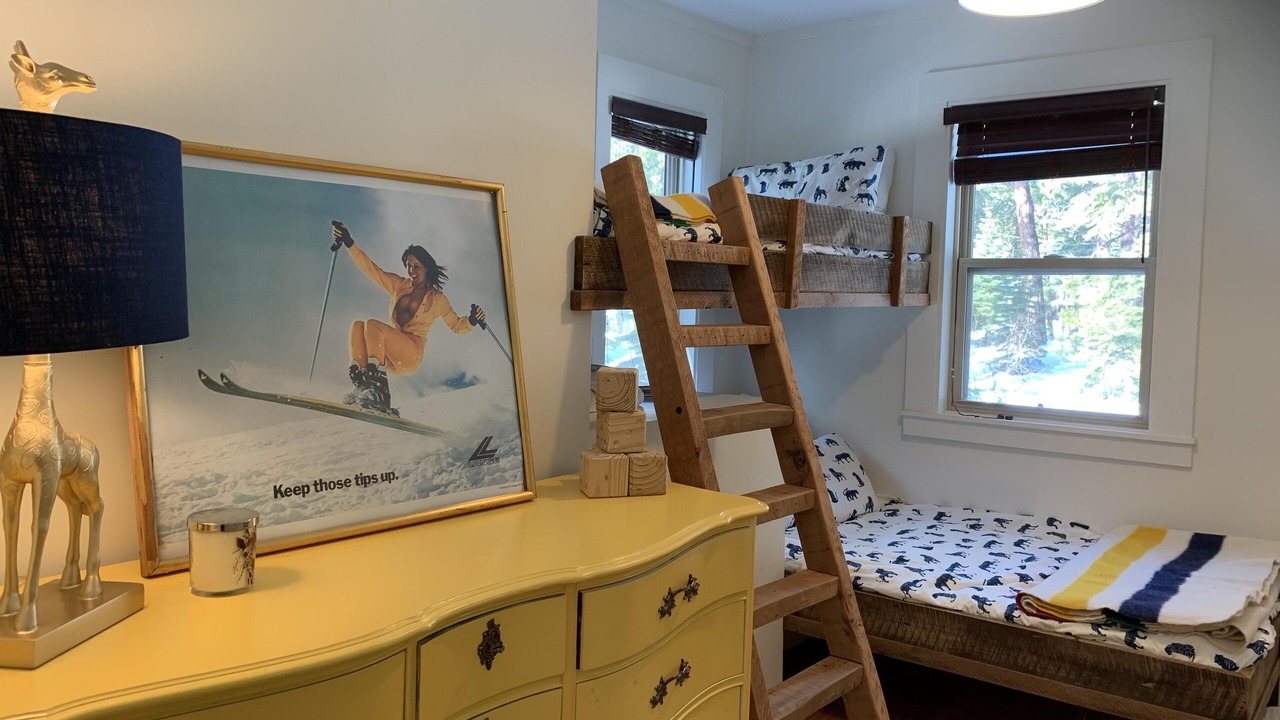 Photo of Bedroom in Lake Forest