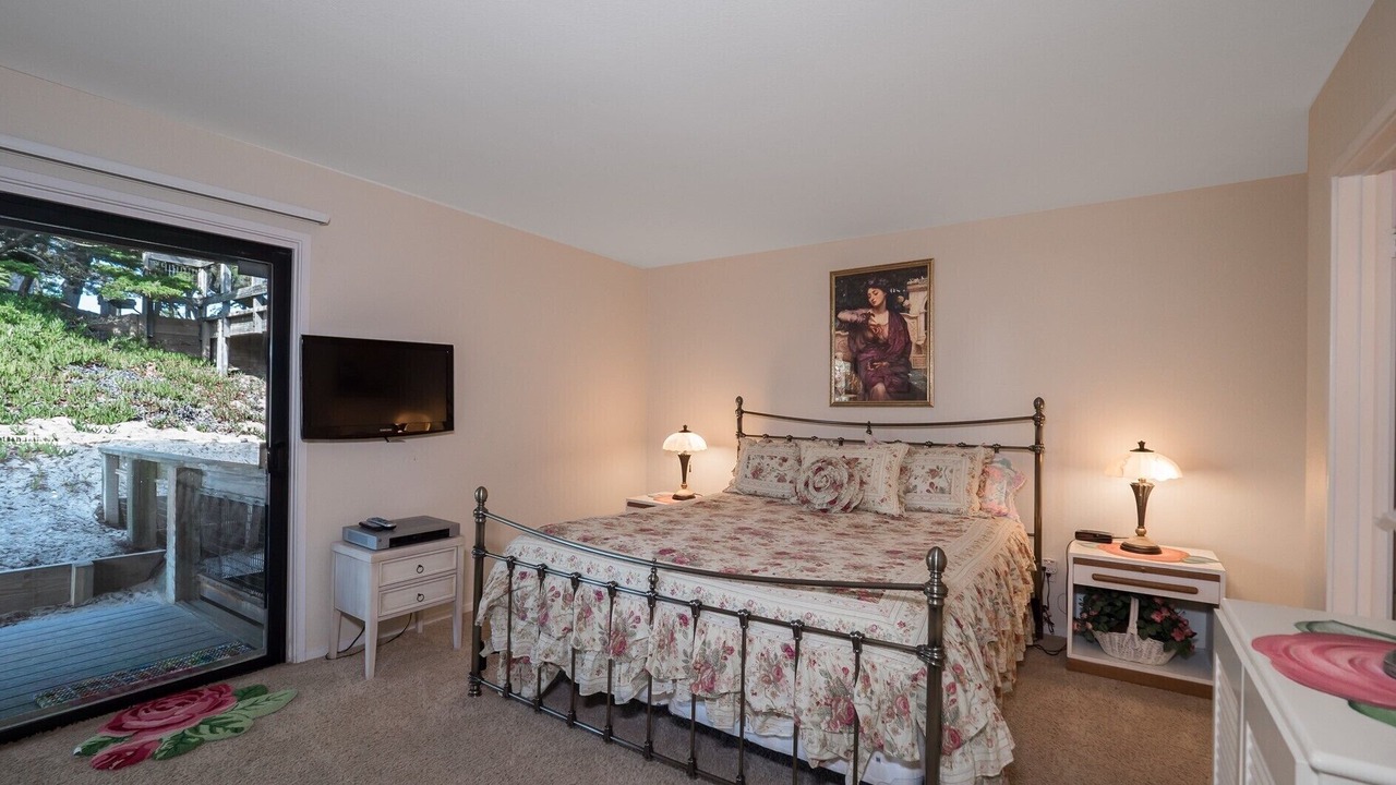 Photo of Bedroom in Pajaro Dunes
