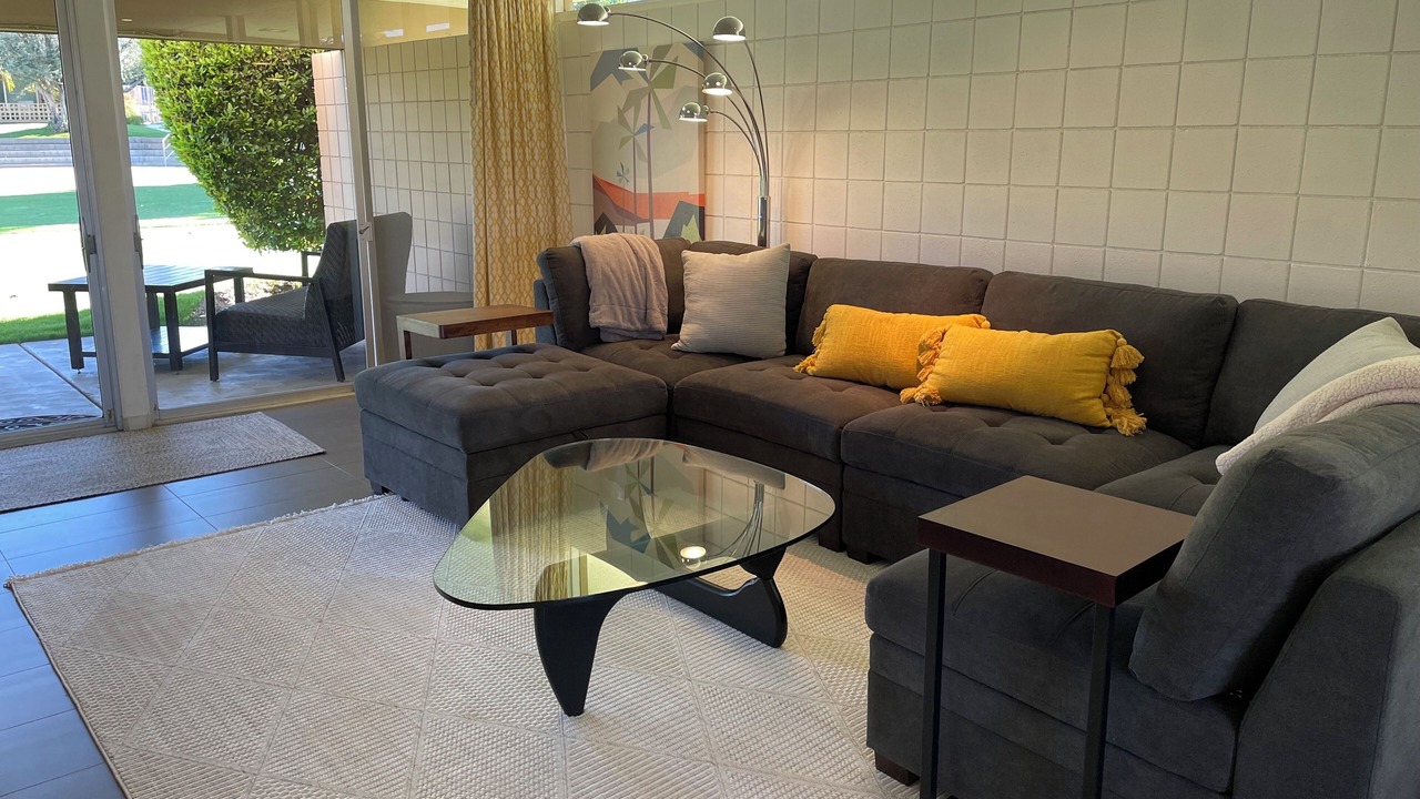 Photo of Livingroom in Palm Desert