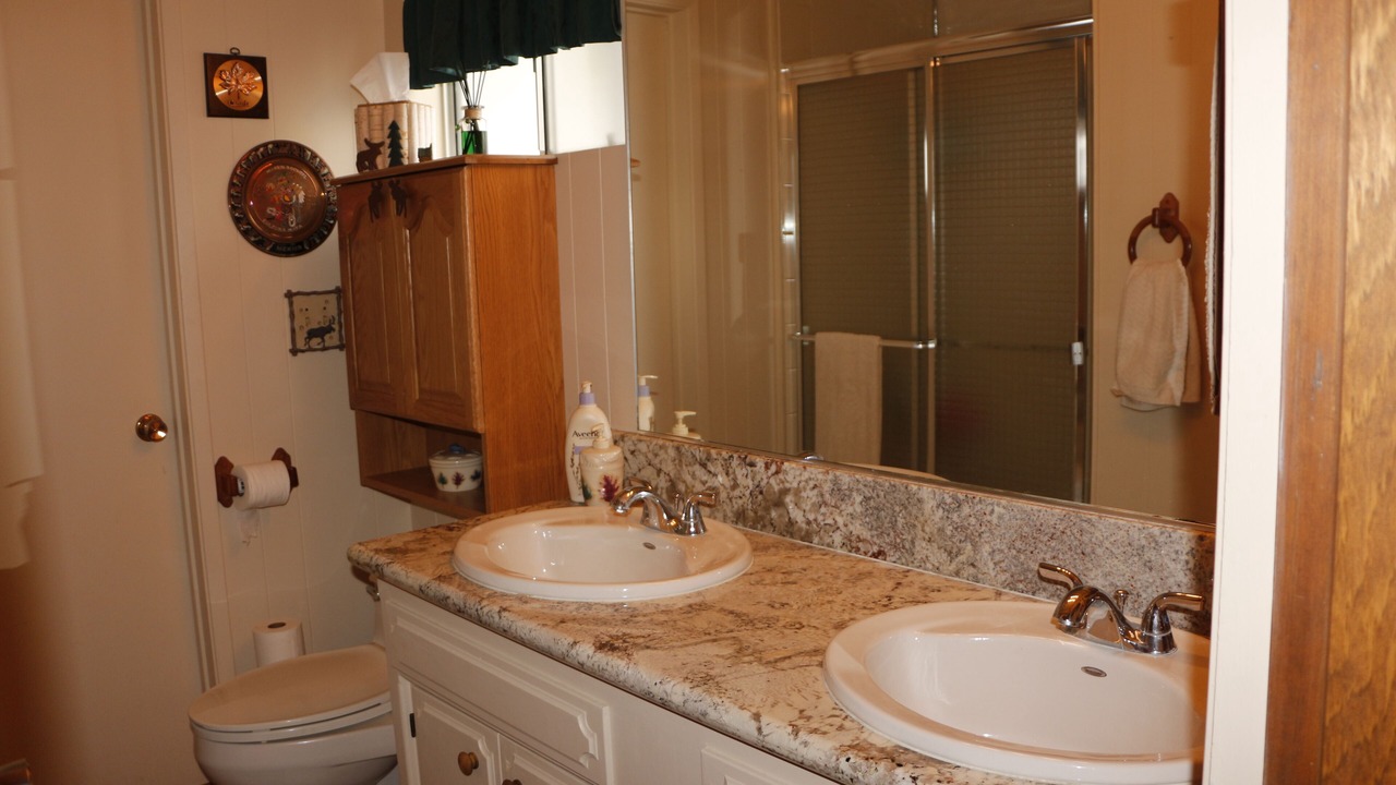 Photo of Bathroom in Sierra Cedars