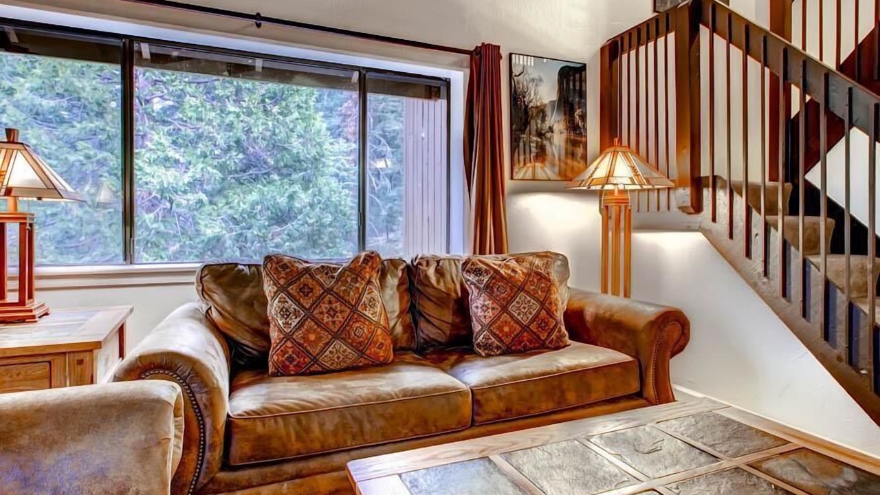 Photo of Livingroom in Yosemite West