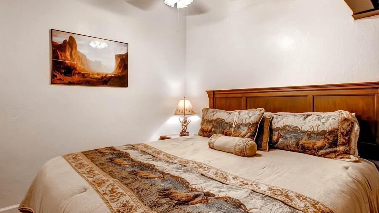 Photo of Bedroom in Yosemite West